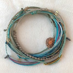 10 Pura Vida bracelets.